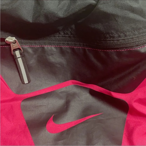 Nike’s wifi String Bag - Picture 3 of 7